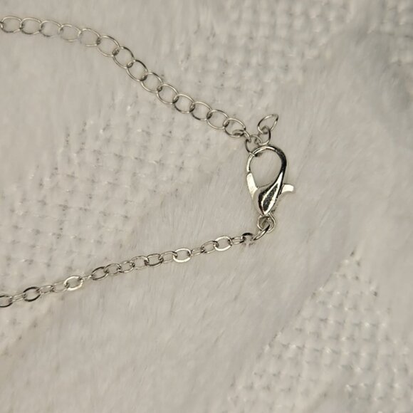 Elegant Pink Crystal Silver Necklace - Picture 3 of 4